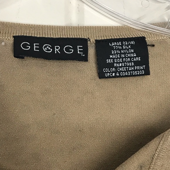 George Brown & Animal Cheetah Print Blouse
3/4 Sleeve
Large
77% Silk 23% Nylon - Picture 12 of 13